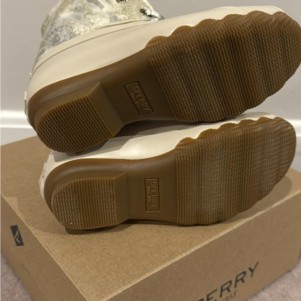 Sperry Saltwater Boots in oat for youth girls. New